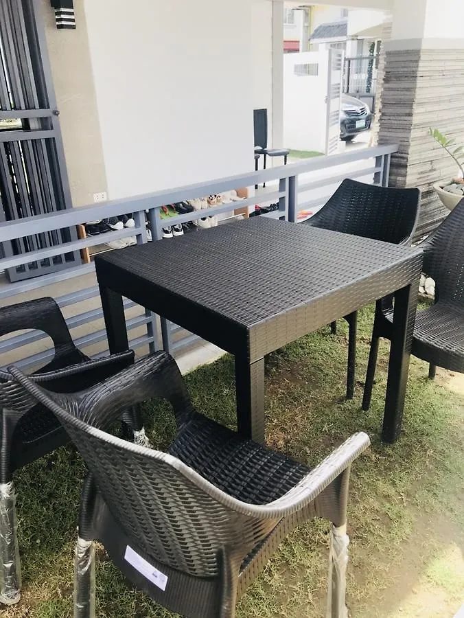 فيلة Hillary Timog Park Homes آنغلوس