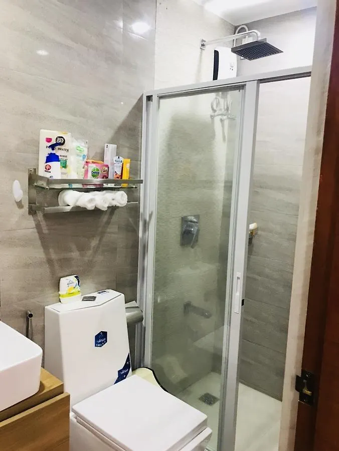 Hillary Timog Park Homes آنغلوس 0*,