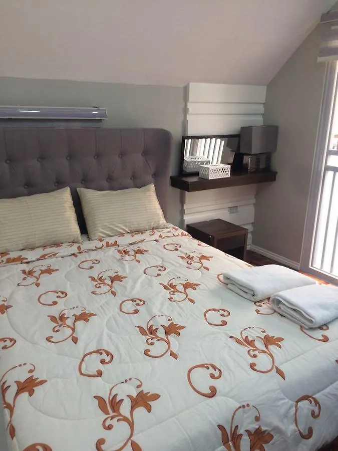 Hillary Timog Park Homes آنغلوس 0*,  الفلبين